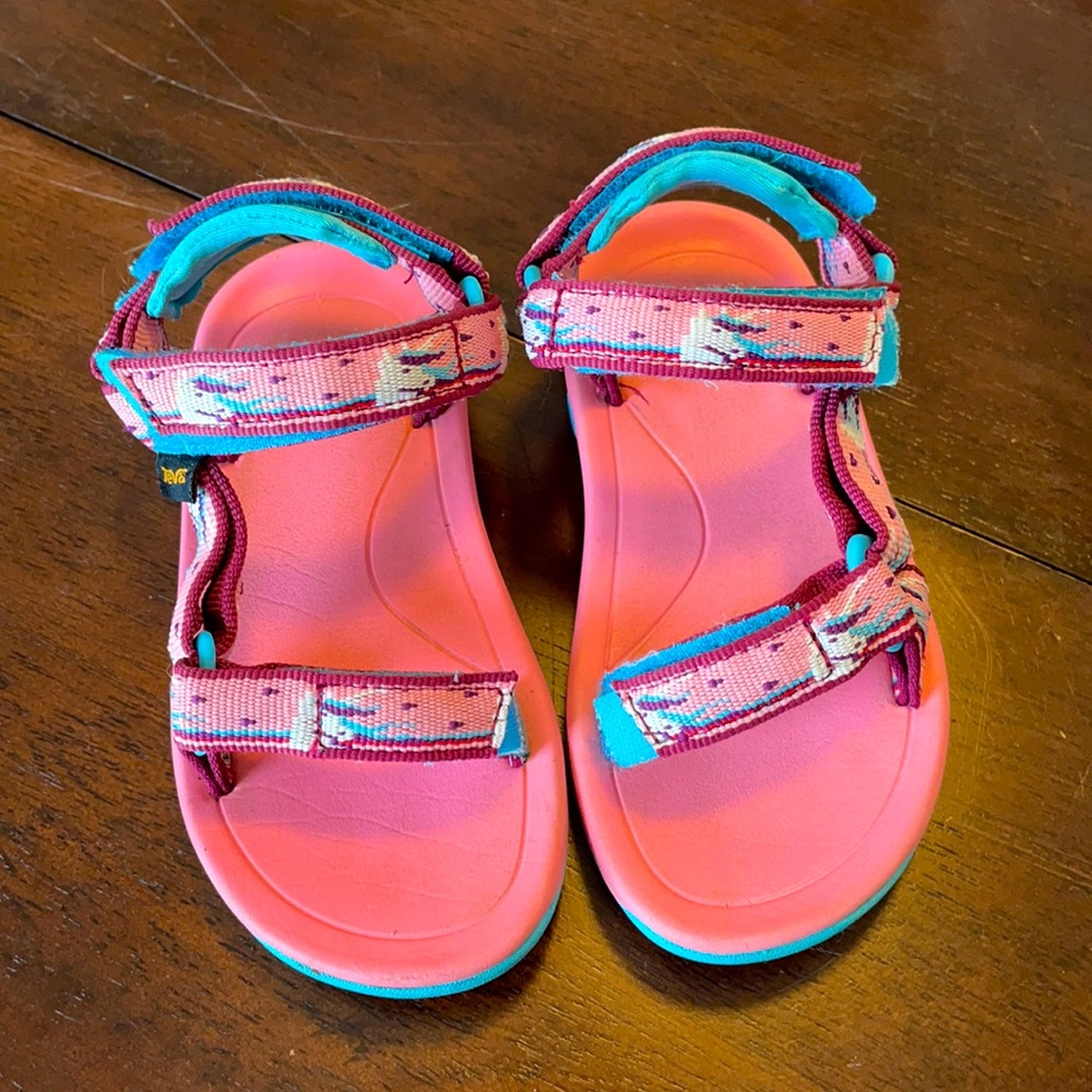 Pink Toddler girl Teva sandals size 8.
